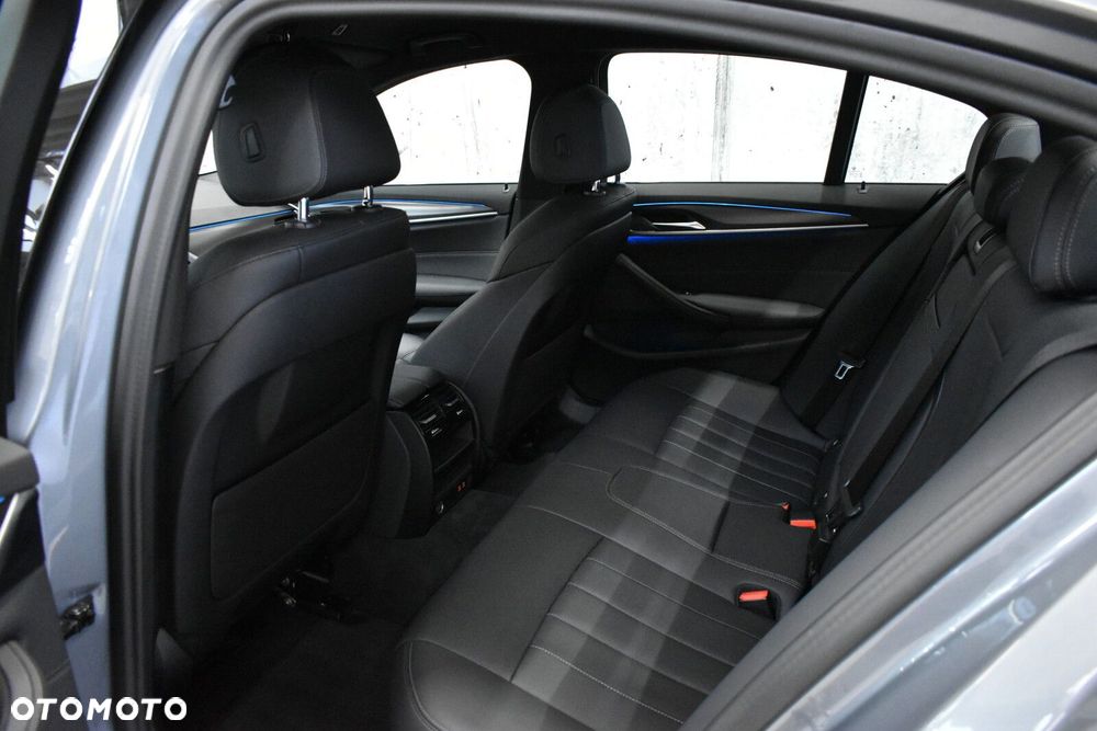 BMW Seria 5 530e xDrive M Sport sport - 22