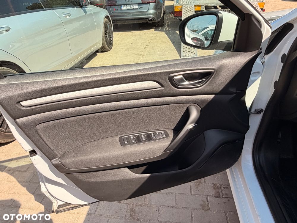 Renault Megane BLUE dCi 115 EDC INTENS - 17
