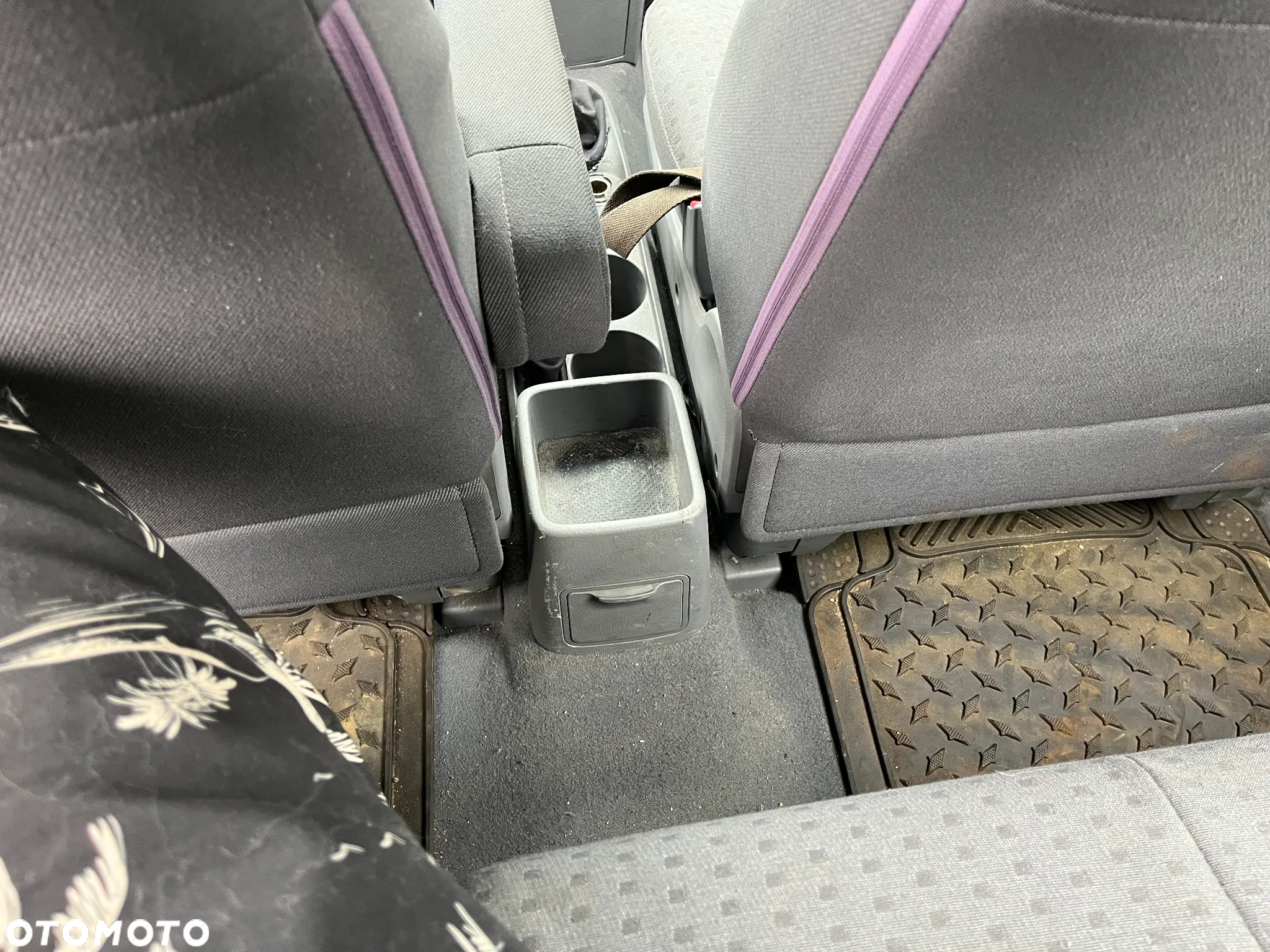 Kia Carens 2.0 CVVT LX - 8