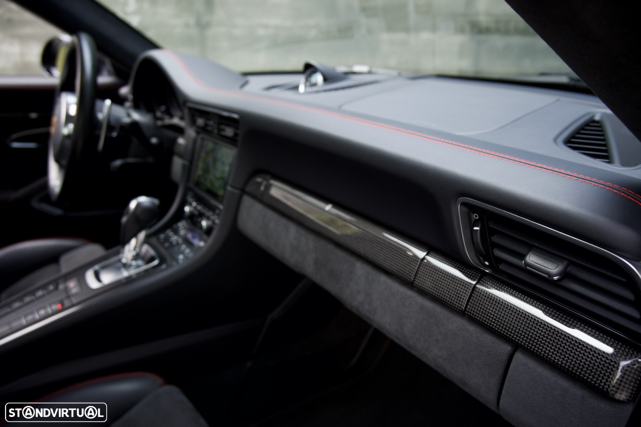 Porsche 911 (991) Carrera 4 GTS PDK - 30