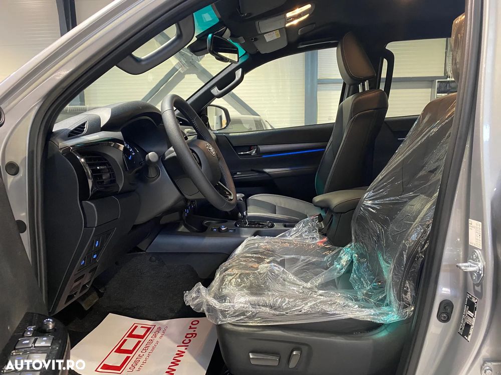 Toyota Hilux 2.8D 204CP 4x4 Double Cab AT MHEV Invincible - 11