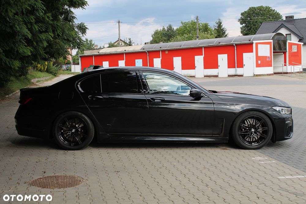 BMW Seria 7 750i xDrive - 4