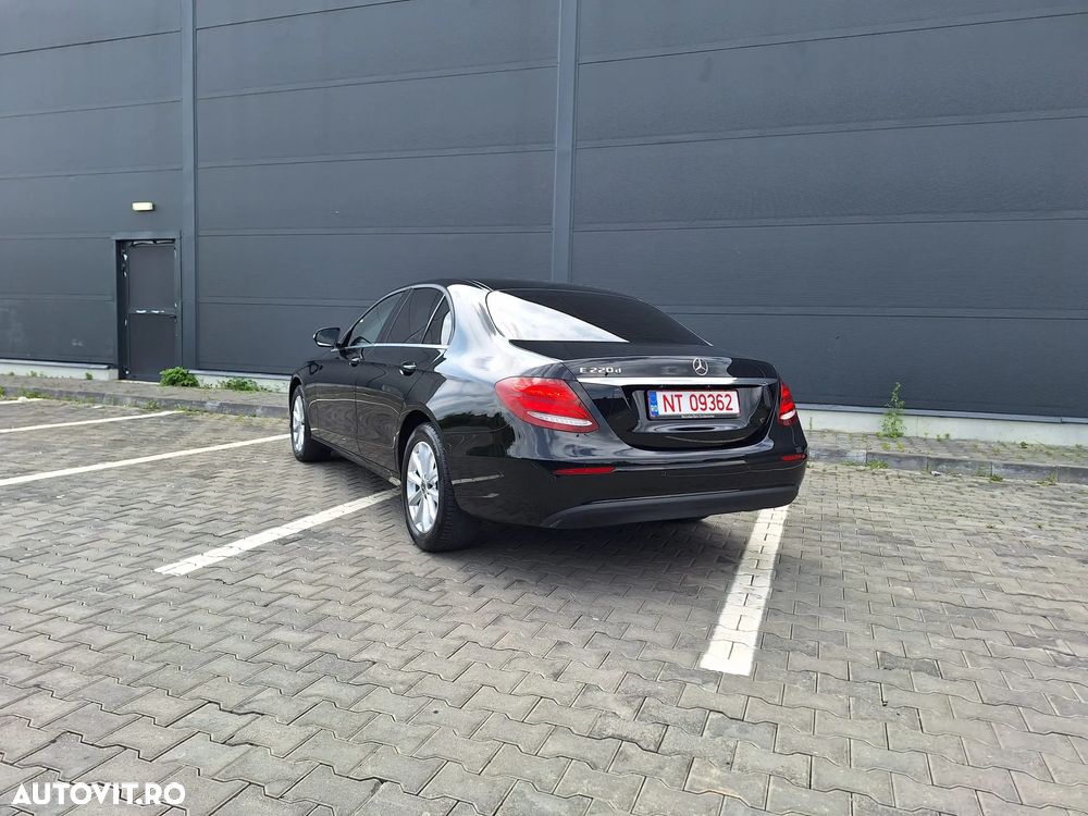 Mercedes-Benz E 220 d 9G-TRONIC - 12