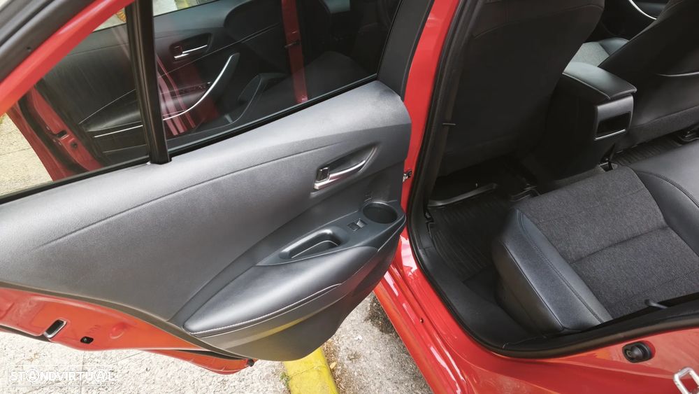 Toyota Corolla 1.8 Hybrid Comfort Plus - 23