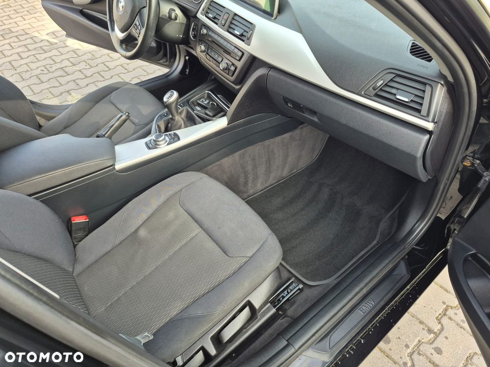 BMW Seria 3 - 24