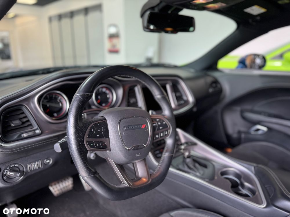 Dodge Challenger 5.7 R/T - 12