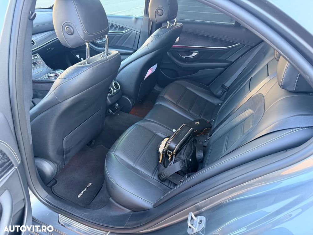 Mercedes-Benz E - 8