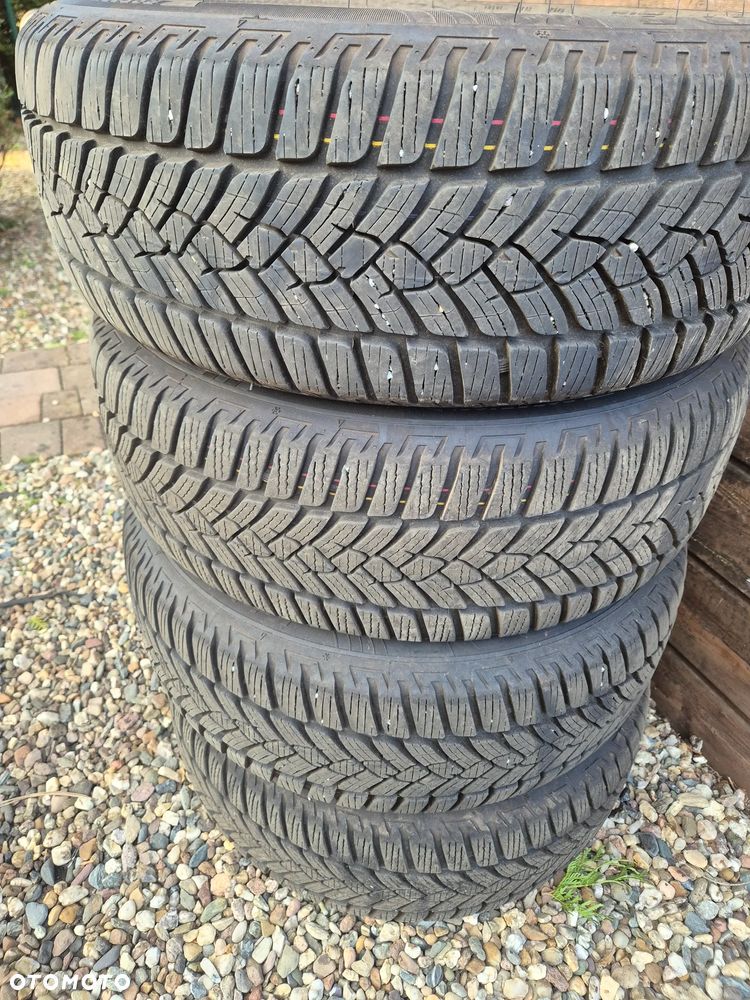 Toyota Auris 2.0 D-4D Executive - 25