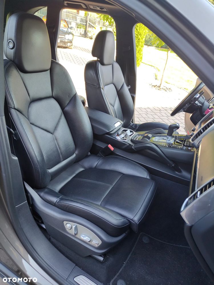 Porsche Cayenne Platinum Edition - 26