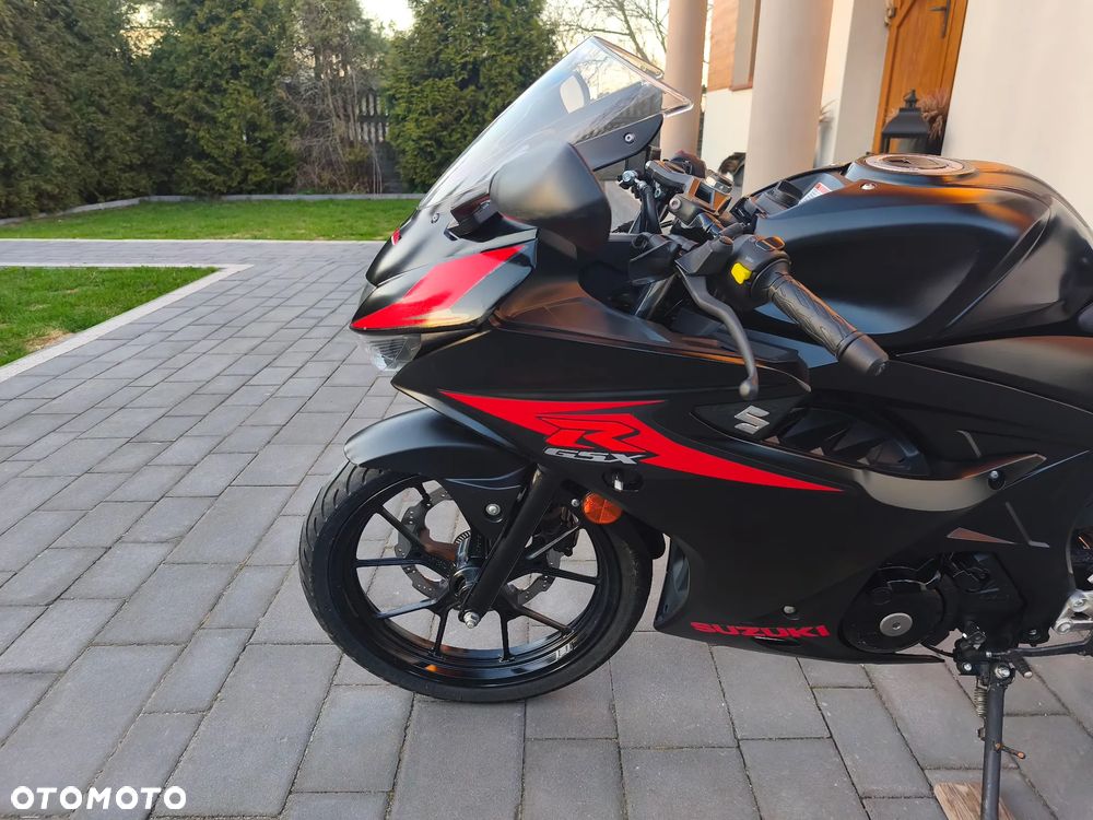 Suzuki GSX-R - 19