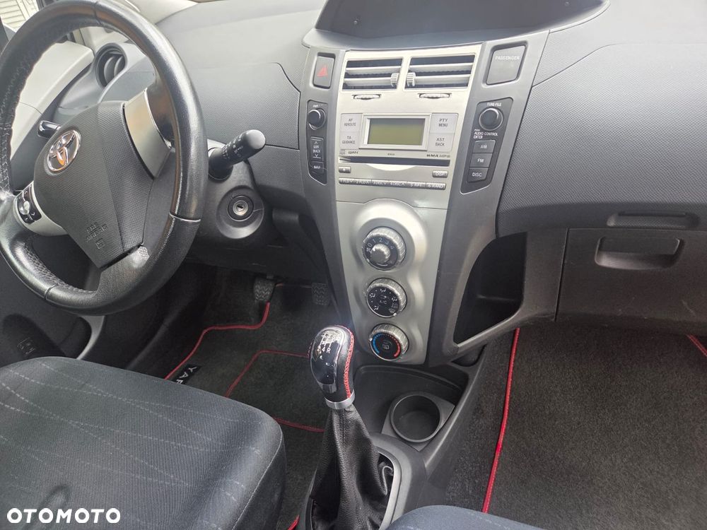 Toyota Yaris 1.4 D-4D Sol - 22