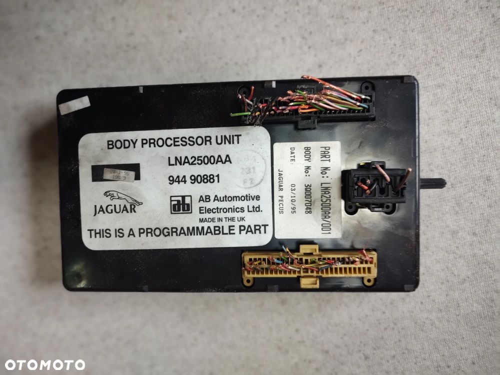 JAGUAR XJ6 X300 3,2 MODUŁ NADWOZIA LNA2500AA
