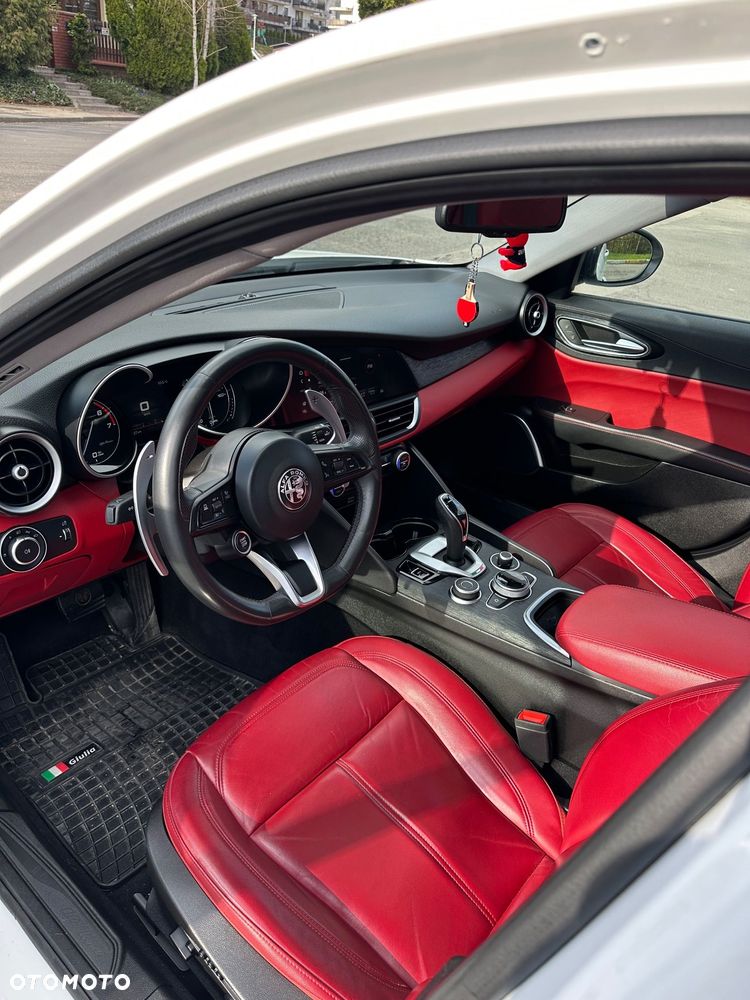 Alfa Romeo Giulia - 13