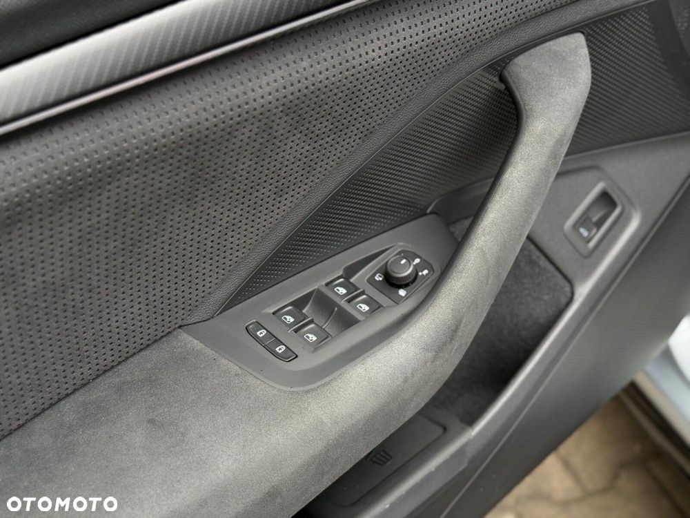 Skoda Superb 2.0 TDI SCR 4x4 Sportline DSG - 33