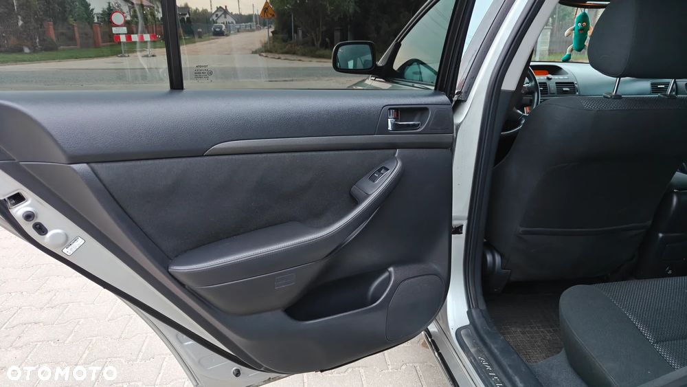 Toyota Avensis 1.8 VVT-i Luna - 9
