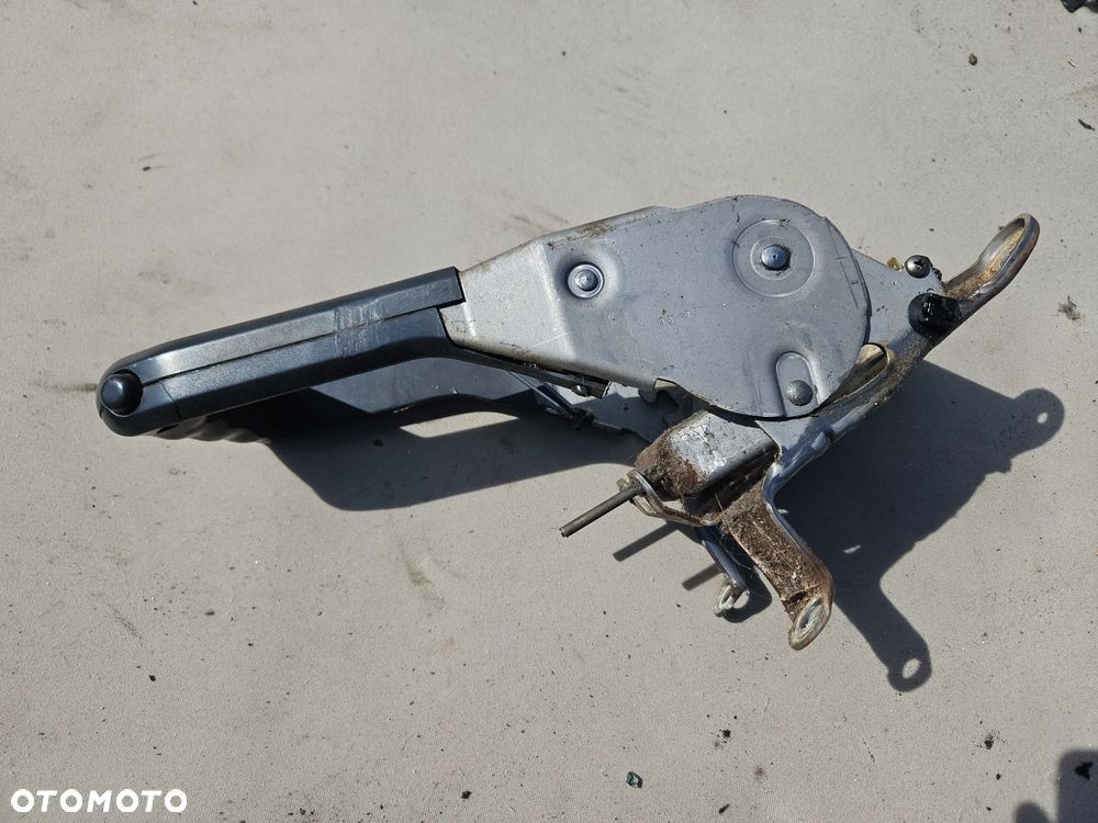 Dźwignia hamulca ręcznego Renault Megane II Lift 2006r - 2