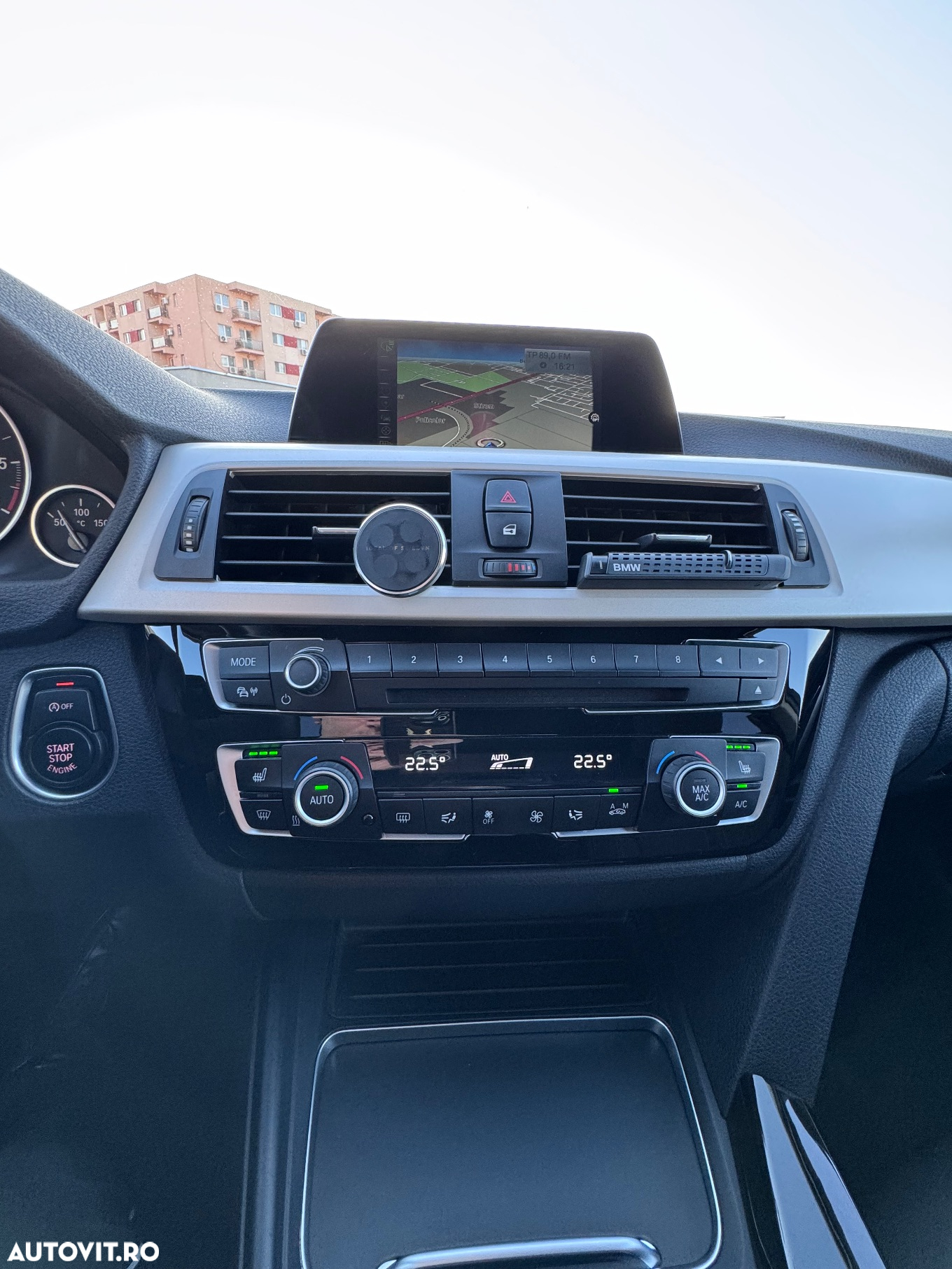 BMW Seria 3 318d Touring Aut. - 24