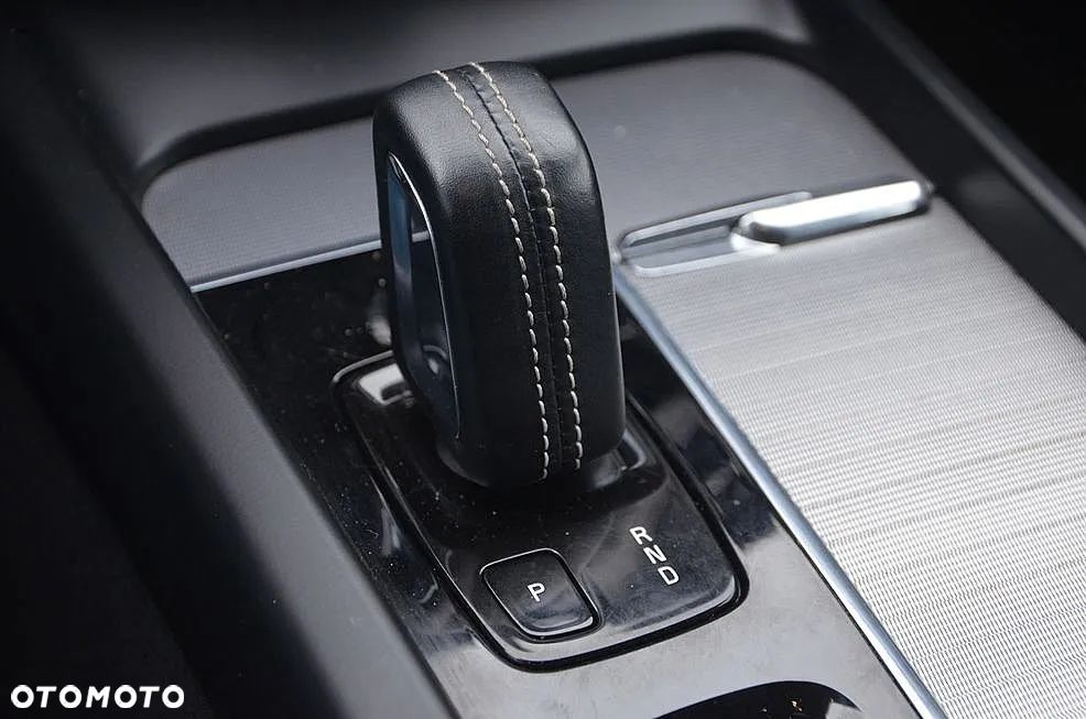 Volvo XC 60 D4 R-Design - 15