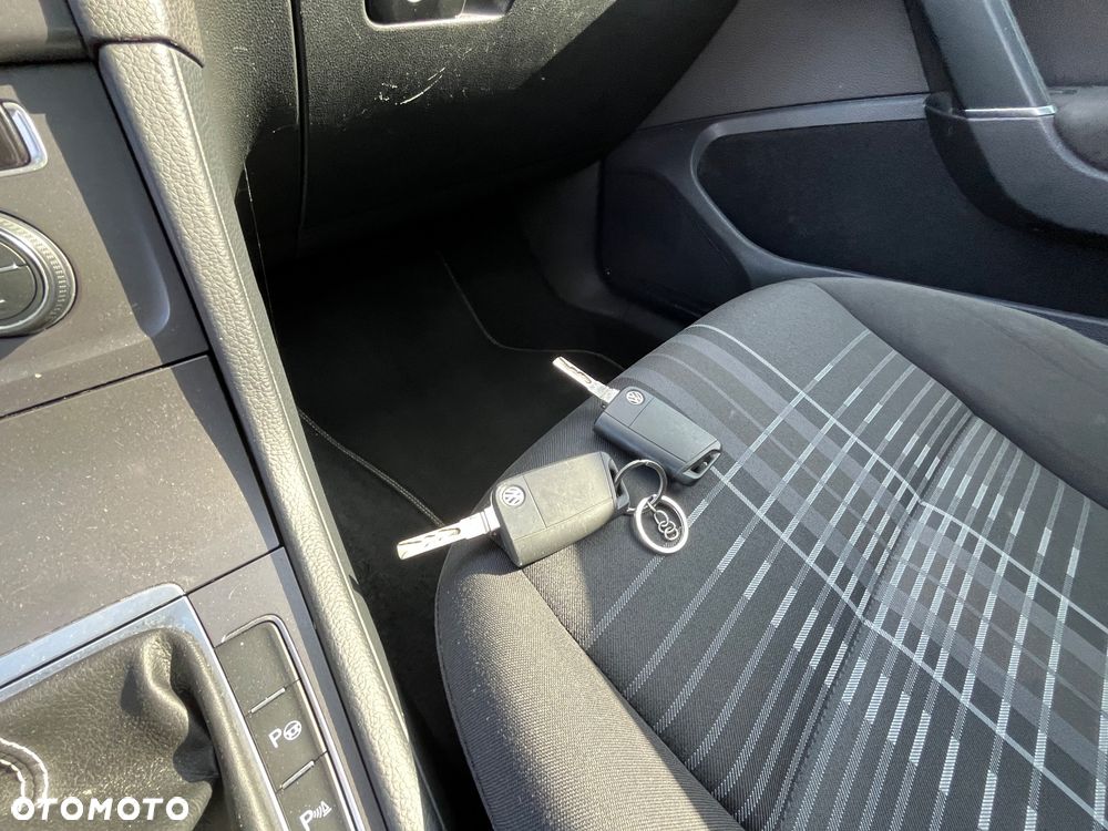 Volkswagen Golf 2.0 TDI BlueMotion Technology Lounge - 18