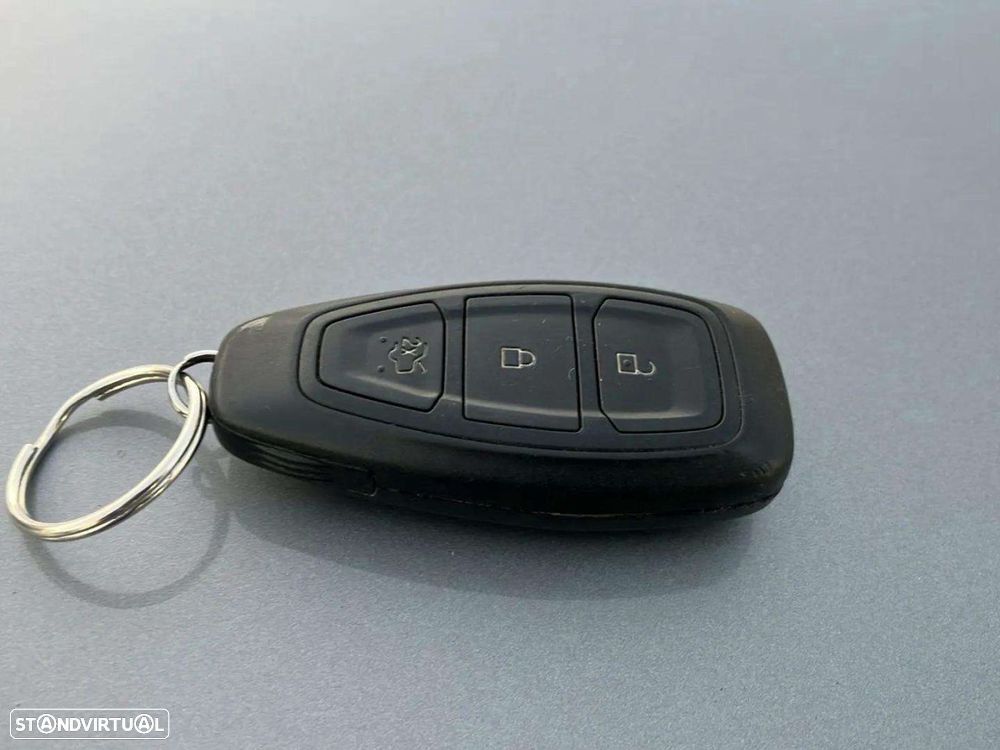 Ford Kuga 1.5 EcoBoost ST-Line - 19