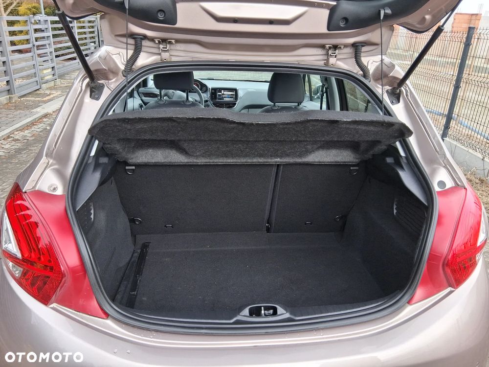 Peugeot 208 e-HDi 92 Stop&Start Style - 28