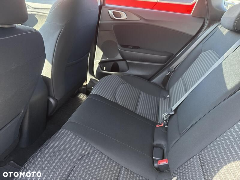 Kia Ceed - 21