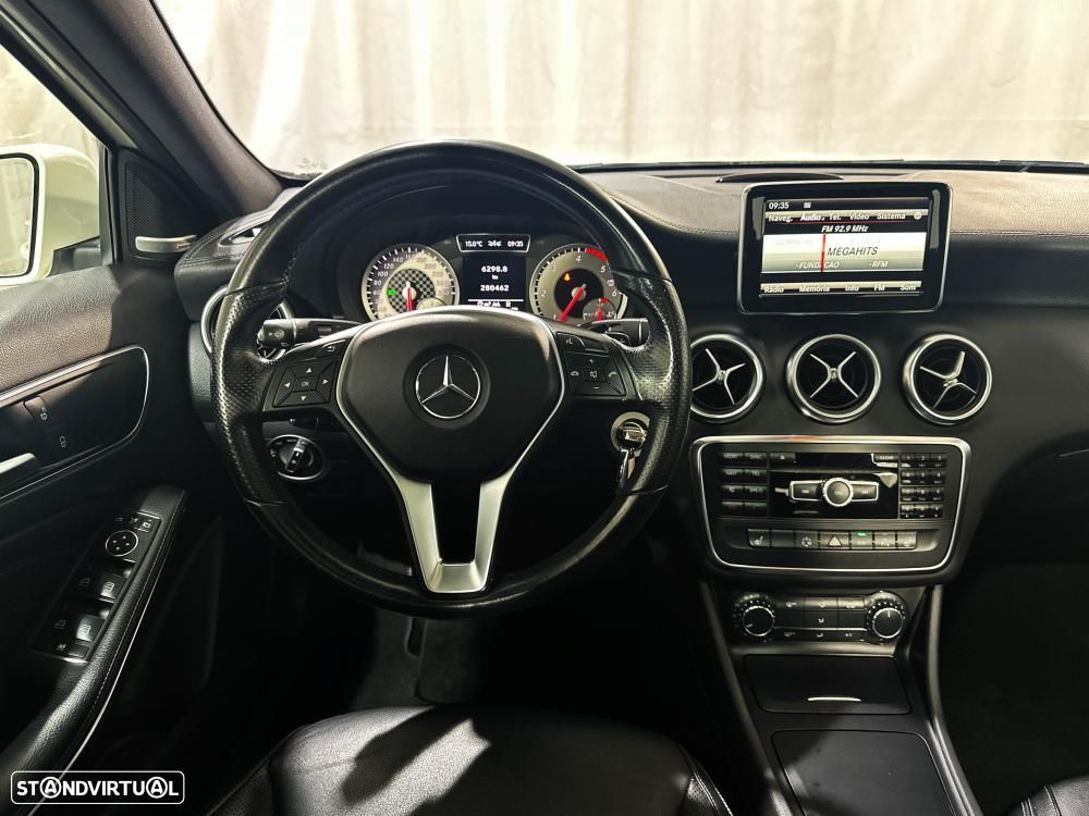 Mercedes-Benz A 180 d 7G-DCT AMG Line - 22