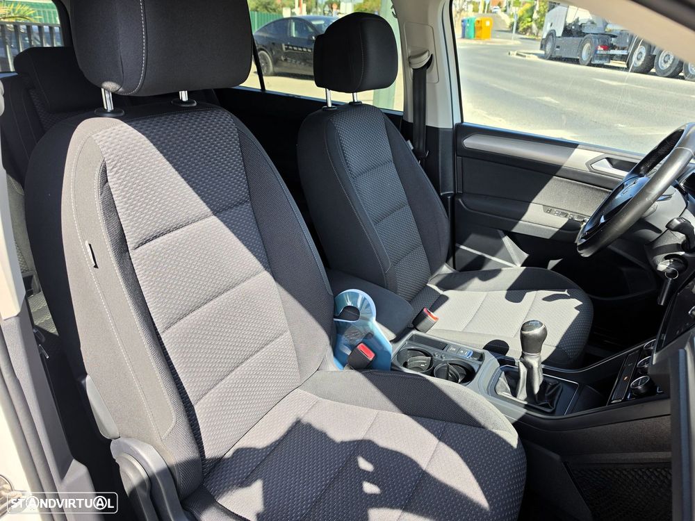 VW Touran 1.6 TDI Confortline - 34