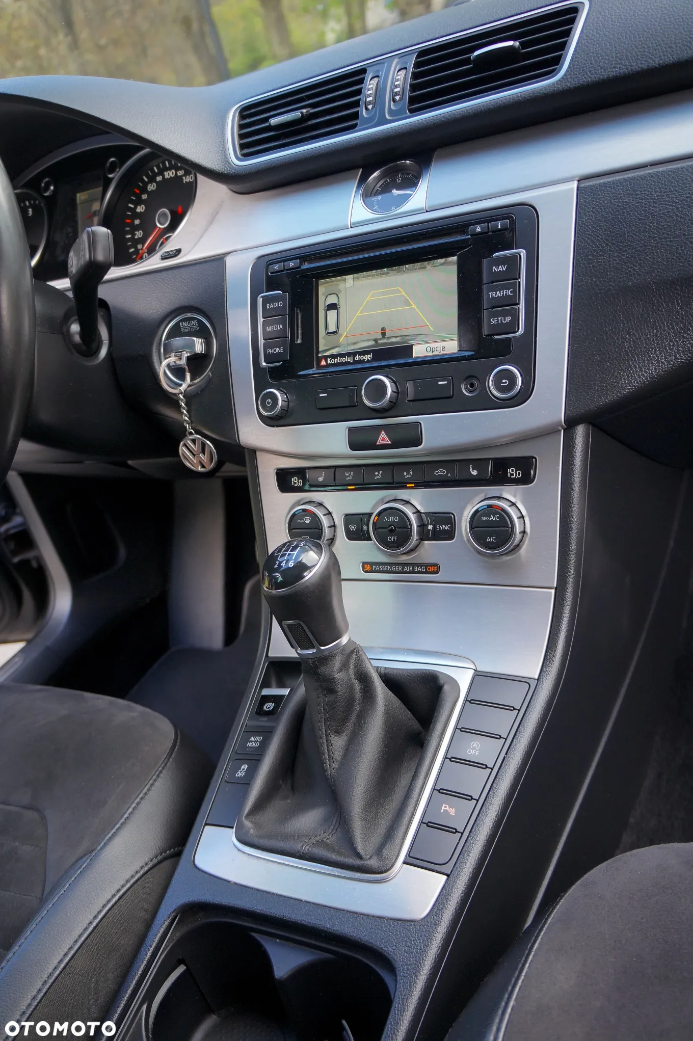 Volkswagen Passat - 20