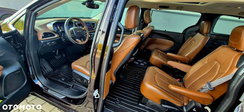 Chrysler Pacifica - 27