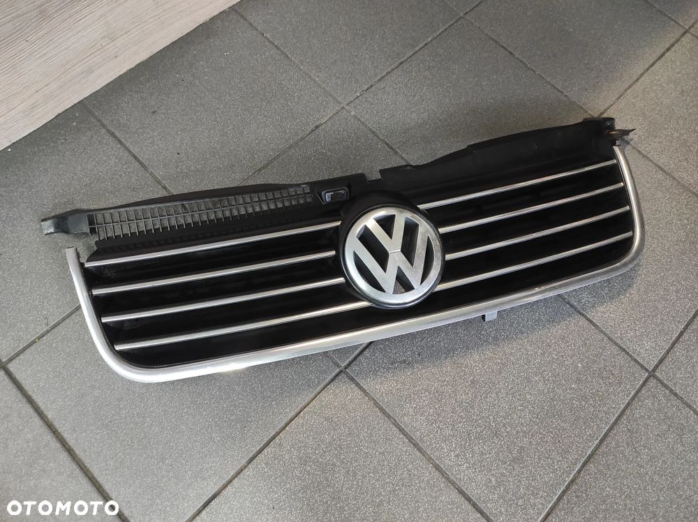 ATRAPA GRILL LOGO VW PASSAT B5 FL WYSYŁKA !!!! - 1