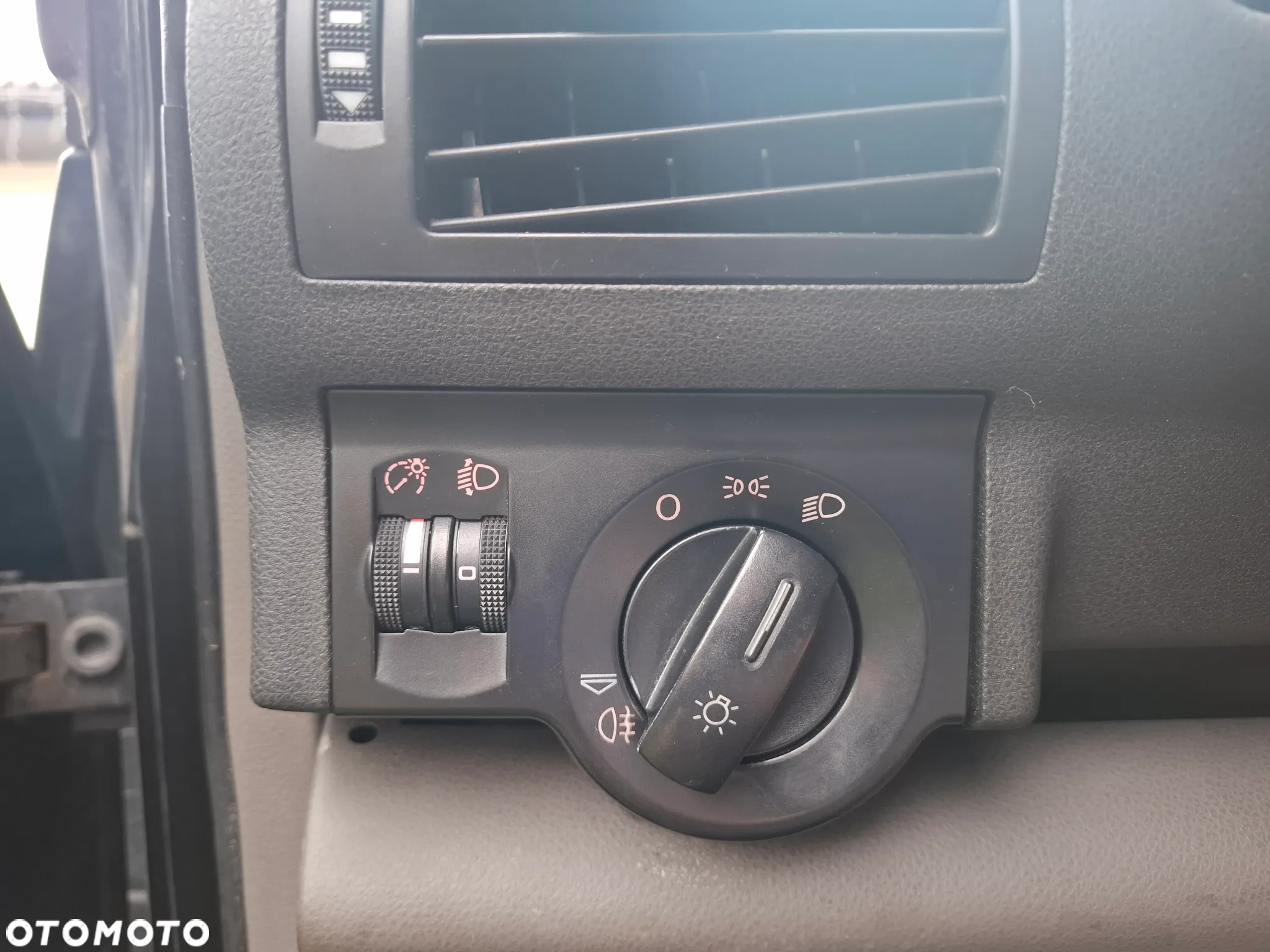 Audi A2 1.4 - 12