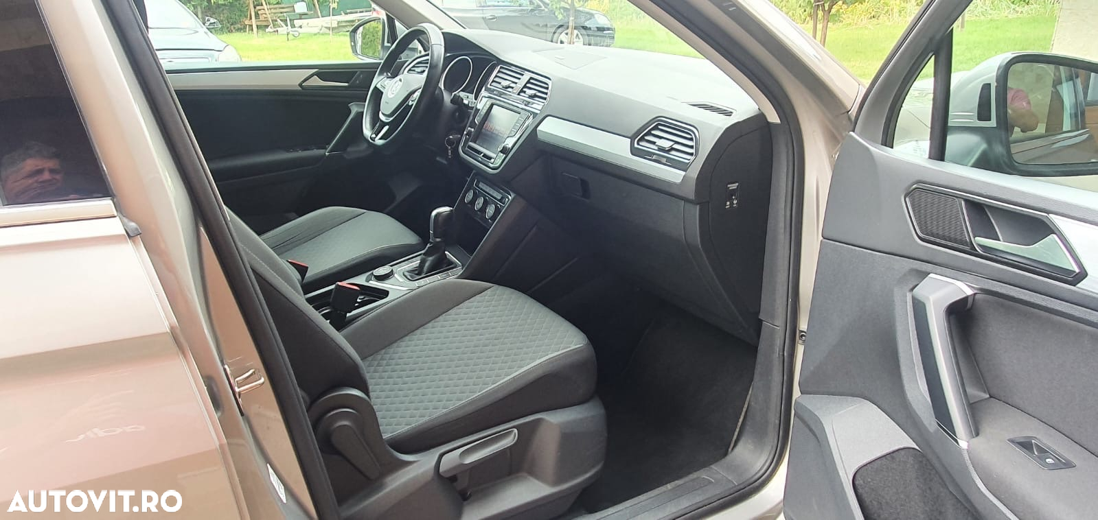 Volkswagen Tiguan - 10