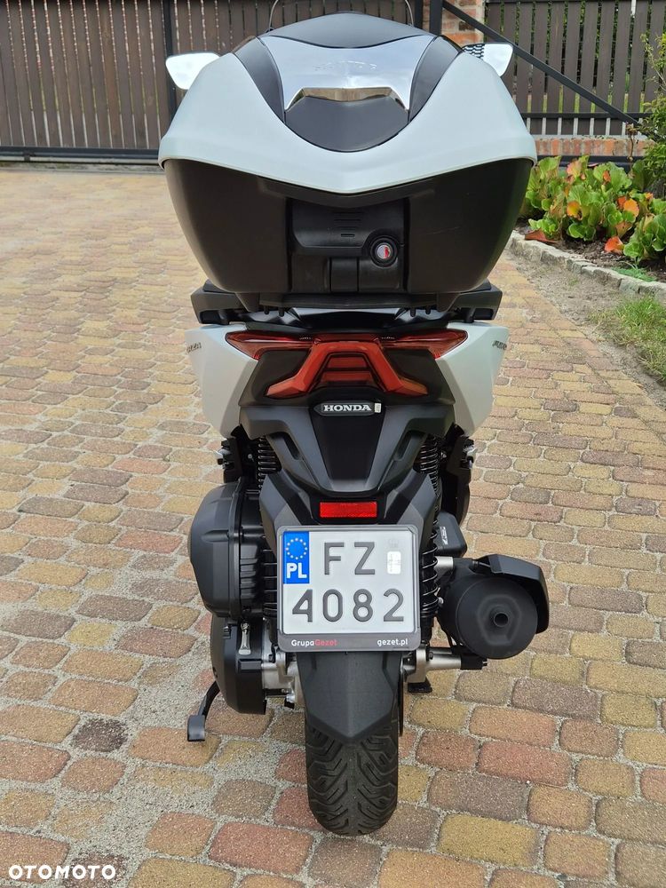 Honda NSS - 8