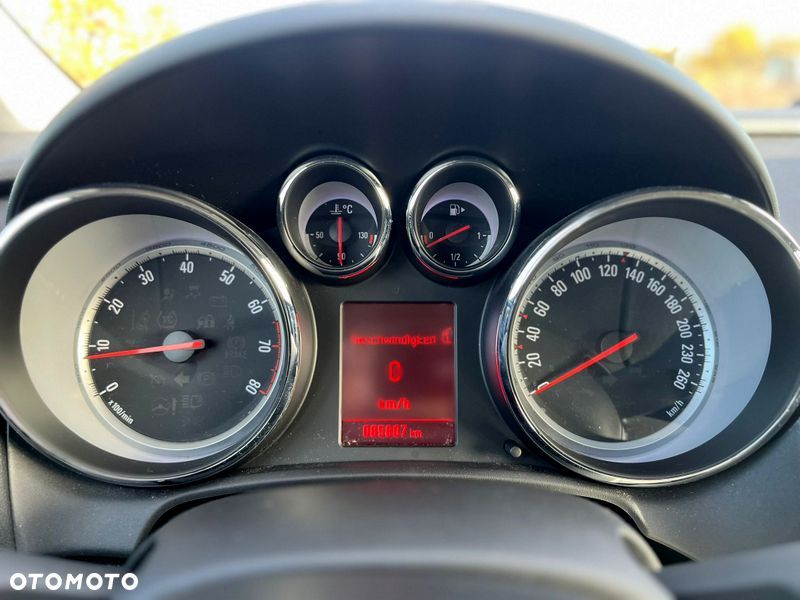 Opel Astra 1.6 Turbo Sport - 9