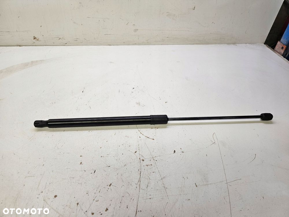 SIŁOWNIK TELESKOP KLAPY TYŁ AUDI Q3 F3 83A827552 - 2