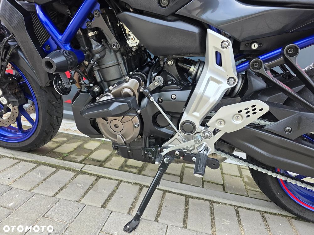 Yamaha MT - 24