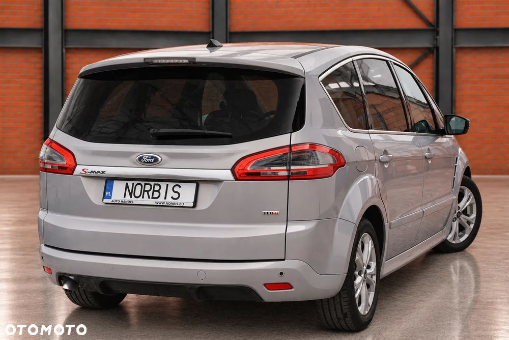 Ford S-Max - 13