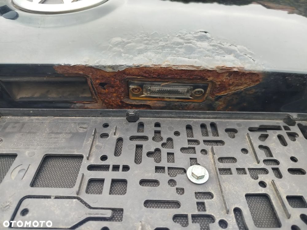 VW Passat B6 tylna klapa L041 - 7