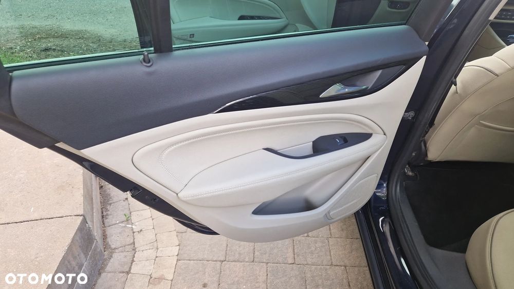 Opel Insignia 1.5 T Elite S&S - 9