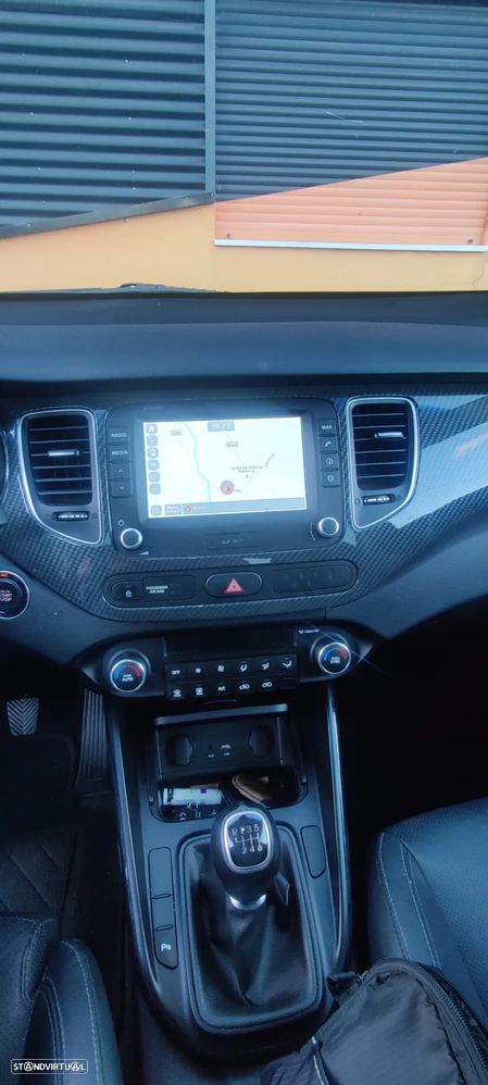 Kia Carens 1.7 CRDi ISG TX - 8