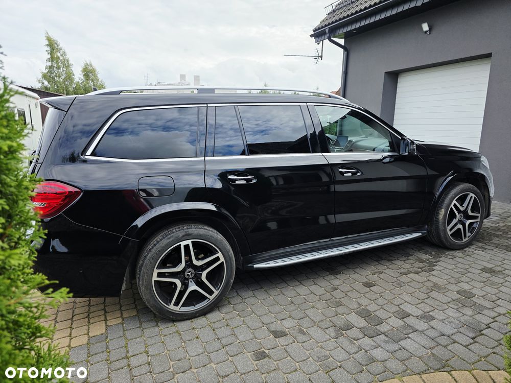 Mercedes-Benz GLS - 12