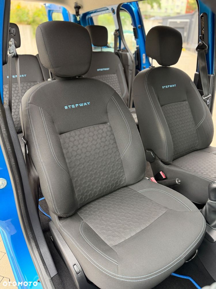 Dacia Dokker TCe 115 Stepway Celebration - 9