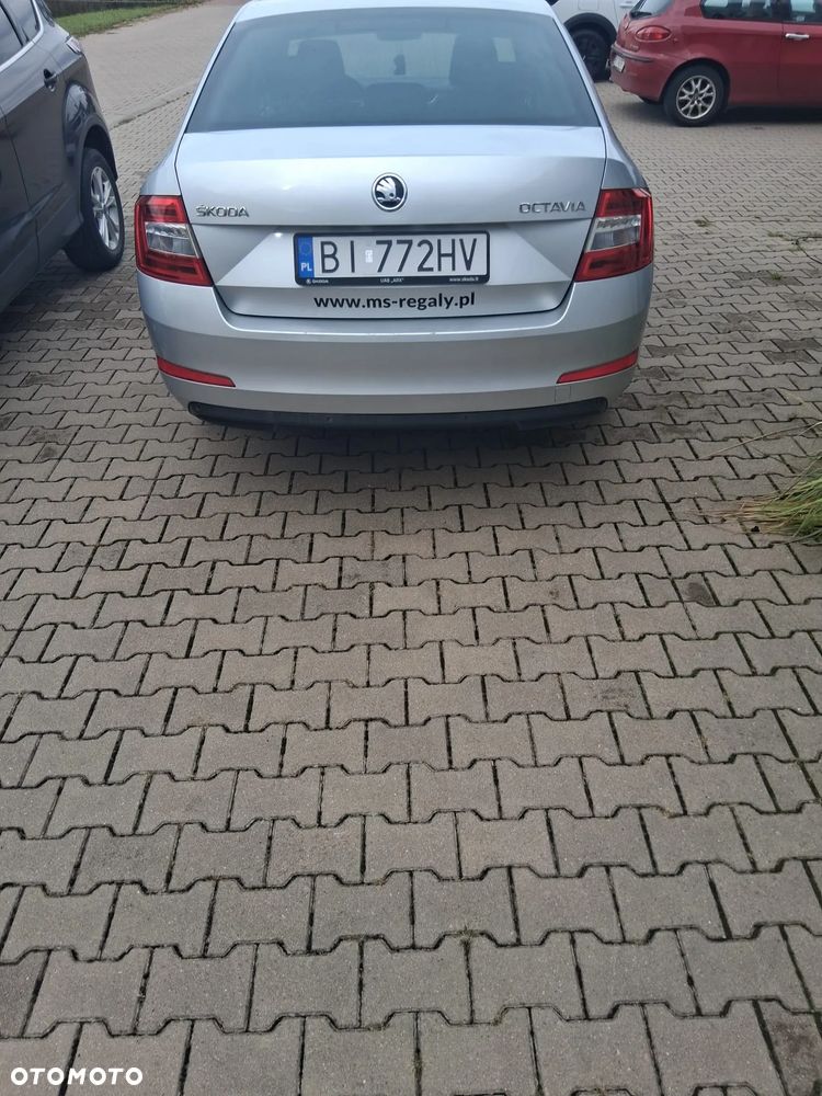 Skoda Octavia 1.6 TDI Style DSG - 2