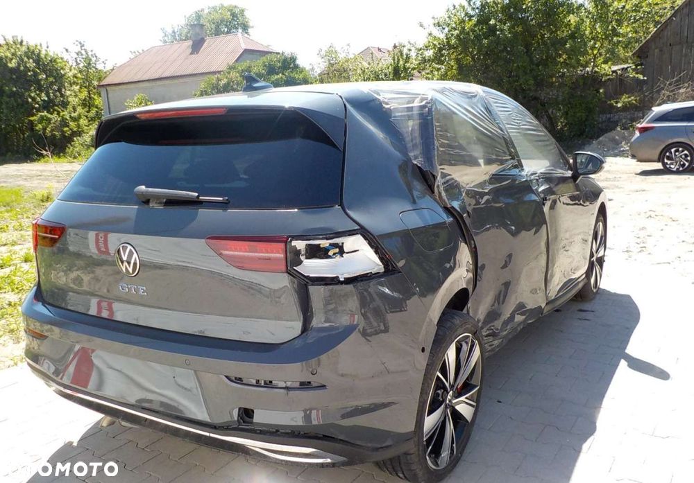 Volkswagen Golf - 16