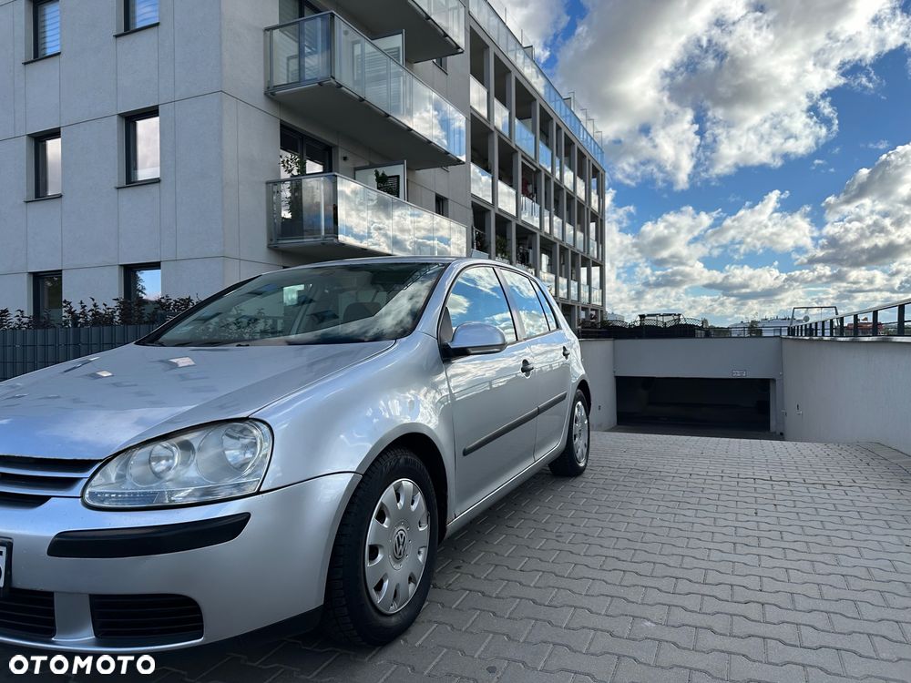 Volkswagen Golf V 1.9 TDI Comfortline - 2