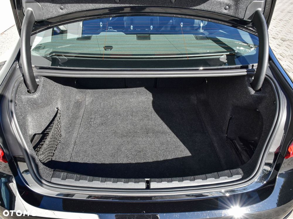 BMW Seria 3 318d Sport Line - 27