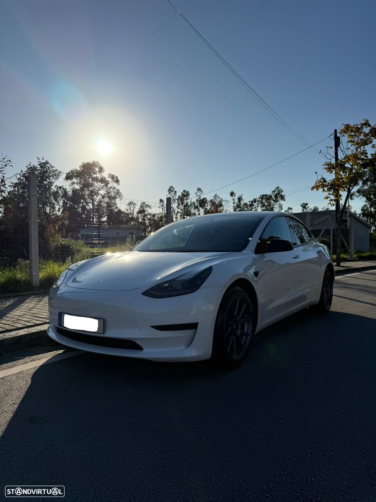 Tesla Model 3 2023 photo 2