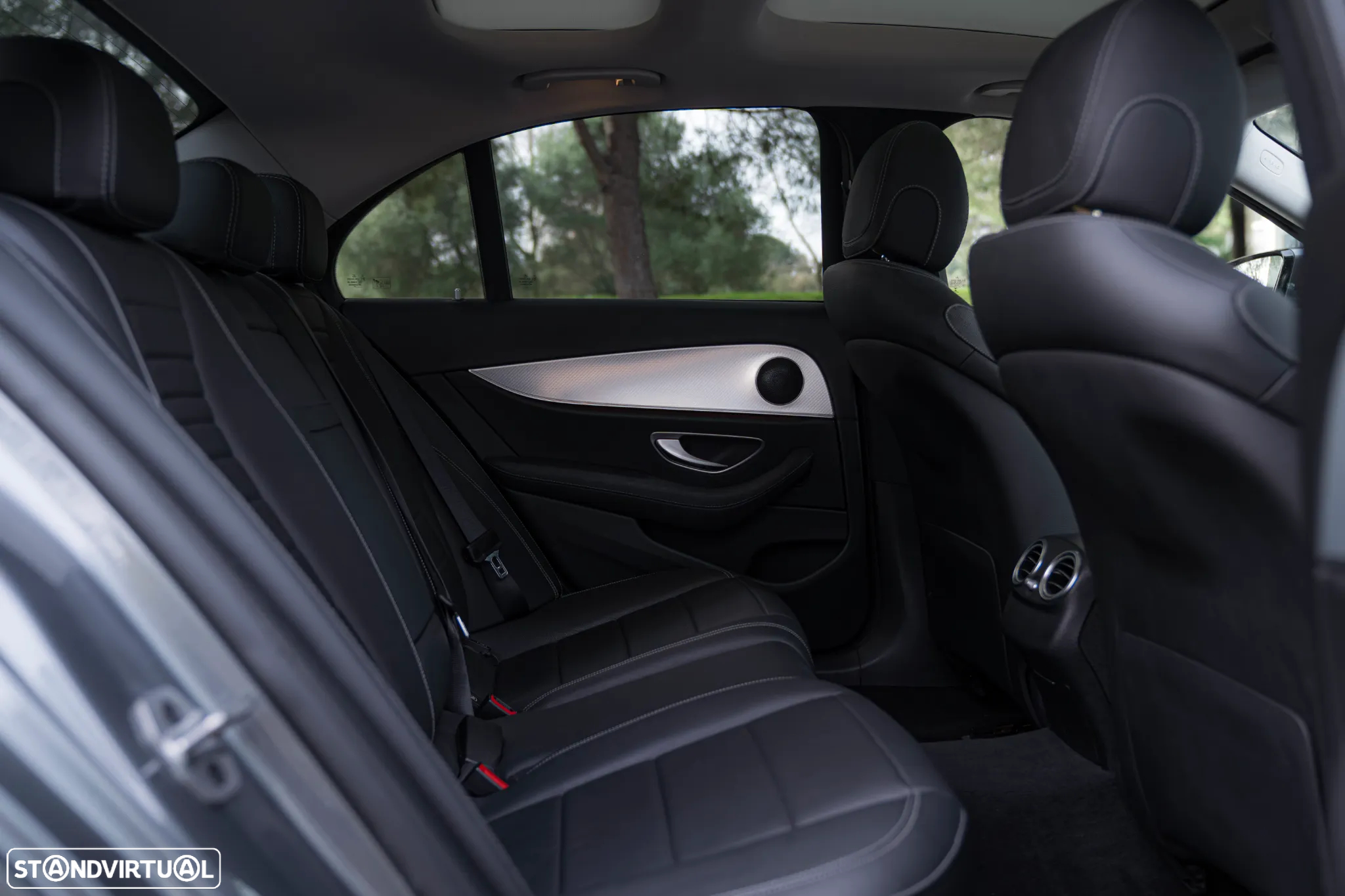 Mercedes-Benz E 300 de Avantgarde - 35
