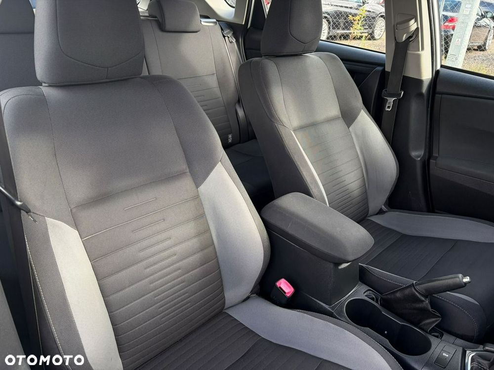 Toyota Auris - 19